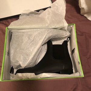 Short black rain boots. Size 9W - NEVER WORN
